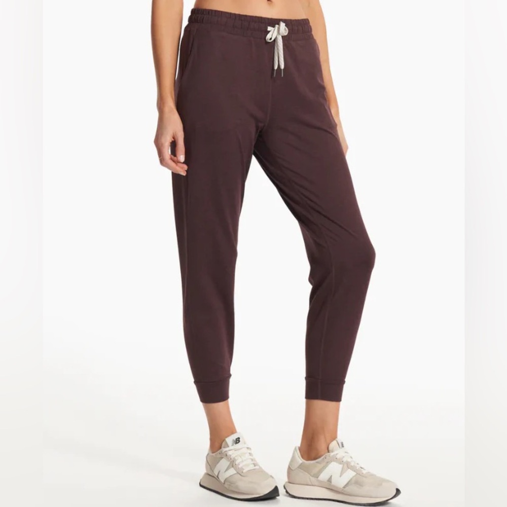 Vuori Performance Jogger Women's DreamKnit Joggers  elderberry Heather XS